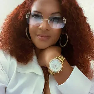 Shopper showing a rich colored curl style